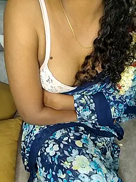 Snapshot of Tamilpallavi chatting on 17, 11, 2025 Tamilpallavi online show from 17, 11, 2025