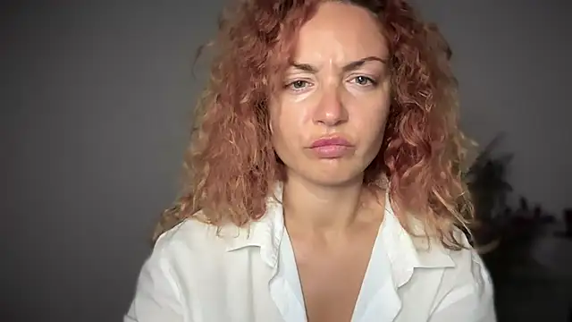 Reddgiirl online show from 7, 10, 2025