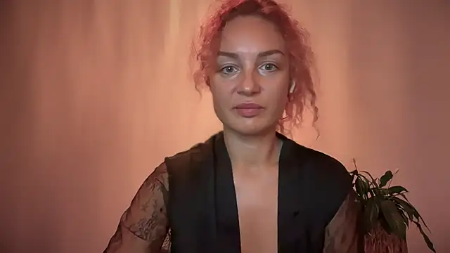 Reddgiirl online show from 25, 10, 2025