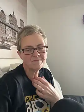 Curvy-Jinx online show from 25, 11, 2025