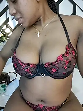 Snapshot of VictoriaKroft chatting on 3, 11, 2025 VictoriaKroft online show from 3, 11, 2025