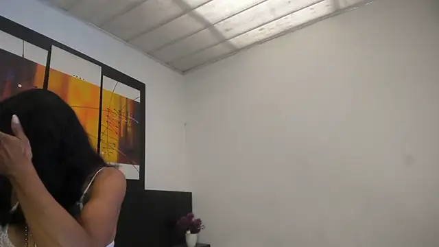 Snapshot of MeganRhyder chatting on 4, 6, 2026 MeganRhyder online show from 4, 6, 2026