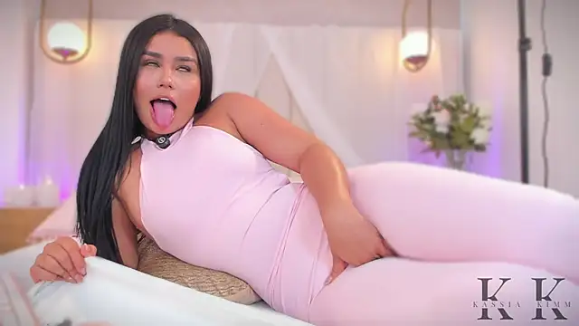 Snapshot of kassia_kim chatting on 2, 3, 2026 kassia kim online show from 2, 3, 2026