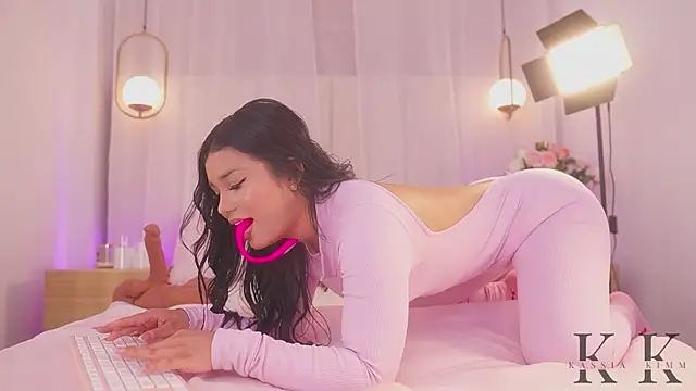 Snapshot of kassia_kim chatting on 9, 4, 2026 kassia kim online show from 9, 4, 2026