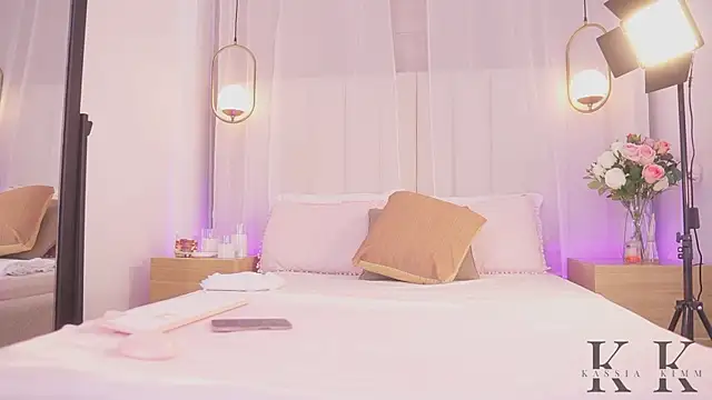 Snapshot of kassia_kim chatting on 14, 4, 2026 kassia kim online show from 14, 4, 2026