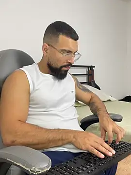 Snapshot of vincentjaxon chatting on 6, 3, 2026 vincentjaxon online show from 6, 3, 2026