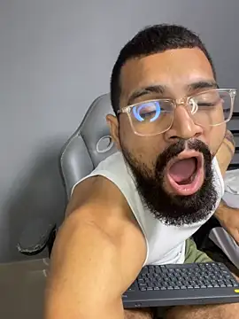 Snapshot of vincentjaxon chatting on 18, 3, 2026 vincentjaxon online show from 18, 3, 2026