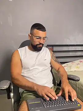 Snapshot of vincentjaxon chatting on 10, 4, 2026 vincentjaxon online show from 10, 4, 2026