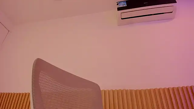 OliviaSweett online show from 11, 4, 2026