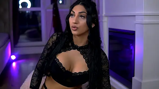 EmaHallee online show from 24, 3, 2026