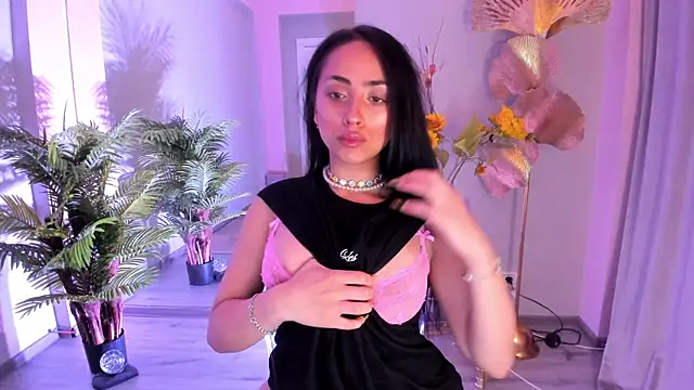 Snapshot of Cupcake_Izzy chatting on 4, 7, 2026 Cupcake Izzy online show from 4, 7, 2026
