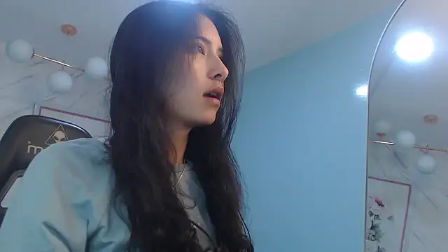 victoria hernandez t  online show from 8, 4, 2026