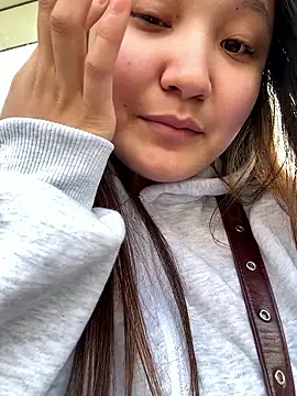 Snapshot of KissMeEva chatting on 4, 10, 2025 KissMeEva online show from 4, 10, 2025