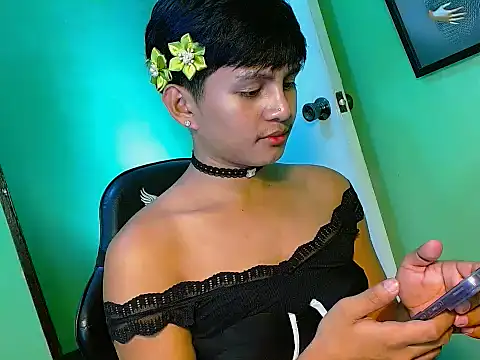 Snapshot of Alexx_143 chatting on 13, 7, 2026 Alexx 143 online show from 13, 7, 2026