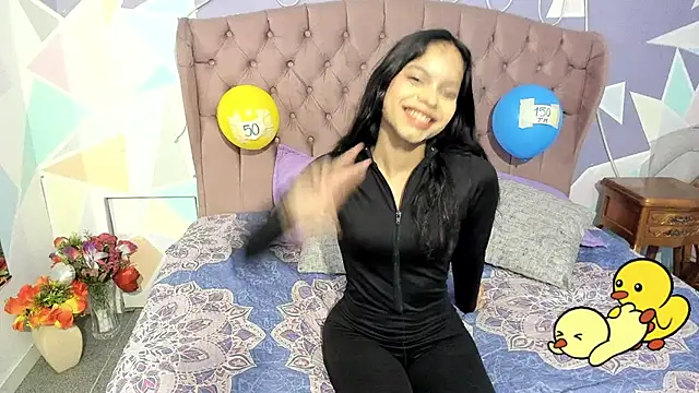 Snapshot of CloeyGraweing chatting on 10, 11, 2025 CloeyGraweing online show from 10, 11, 2025