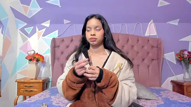 Snapshot of CloeyGraweing chatting on 27, 11, 2025 CloeyGraweing online show from 27, 11, 2025