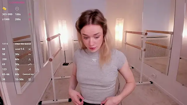 Snapshot of DiscoPotato chatting on 29, 10, 2025 DiscoPotato online show from 29, 10, 2025