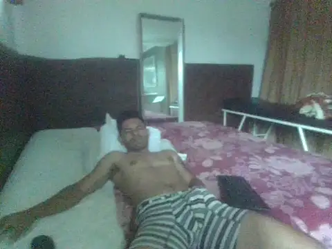 Snapshot of MI_GERALD chatting on 22, 10, 2025 MI GERALD online show from 22, 10, 2025