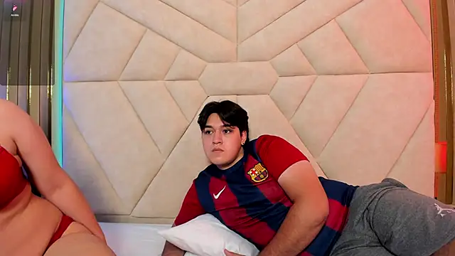 Snapshot of EmilyANDrew_ chatting on 4, 11, 2025 EmilyANDrew online show from 4, 11, 2025