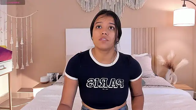 Camila Bustamante online show from 19, 4, 2026