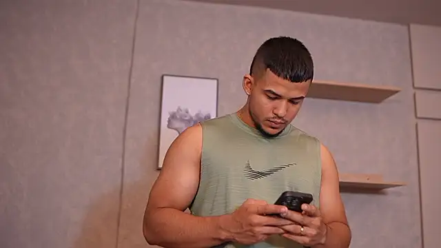 Snapshot of Thiago_Valente chatting on 10, 5, 2026 Thiago Valente online show from 10, 5, 2026