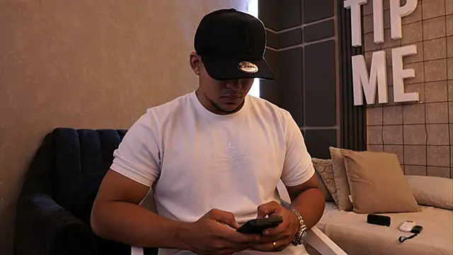 Snapshot of Thiago_Valente chatting on 30, 5, 2026 Thiago Valente online show from 30, 5, 2026