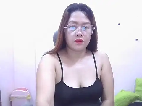 Snapshot of WildPussy4uxx chatting on 25, 11, 2025 WildPussy4uxx online show from 25, 11, 2025