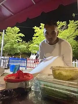 Alejand276765 online show from 15, 10, 2025