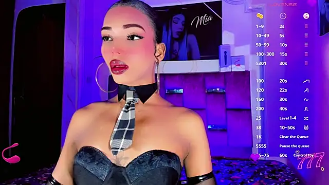 LADY-HOT-SEXY- online show from 8, 6, 2026