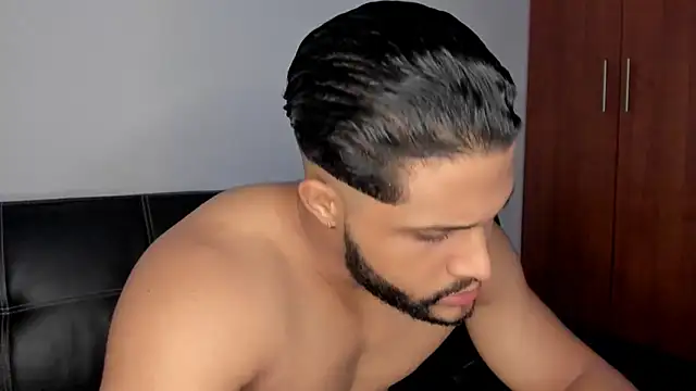 Snapshot of Pier_Simons chatting on 1, 2, 2026 Pier Simons online show from 1, 2, 2026