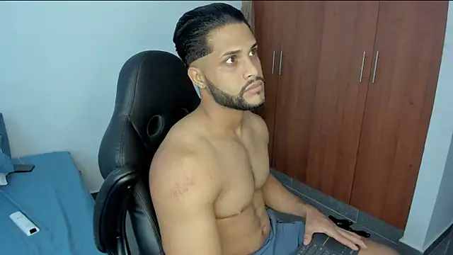 Snapshot of Pier_Simons chatting on 14, 4, 2026 Pier Simons online show from 14, 4, 2026