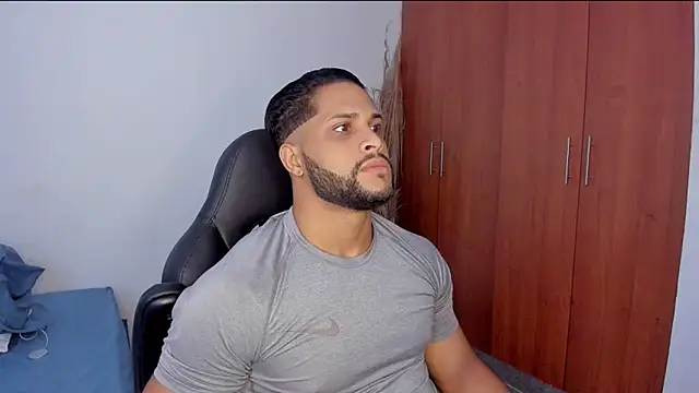 Snapshot of Pier_Simons chatting on 16, 4, 2026 Pier Simons online show from 16, 4, 2026