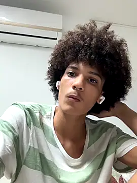 Snapshot of Max_Rain chatting on 2, 12, 2025 Max Rain online show from 2, 12, 2025