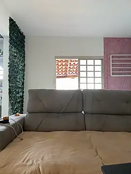 Chloe Leaozinho online show from 9, 11, 2025