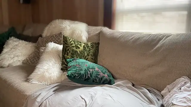 PefectNipz online show from 17, 9, 2025