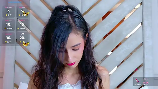 Sarah-Grace online show from 6, 10, 2025