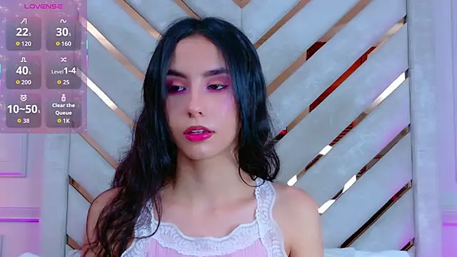 Sarah-Grace online show from 3, 12, 2025