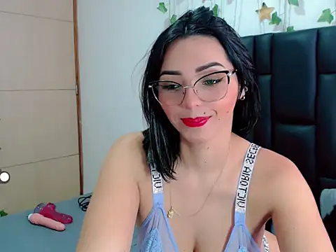 sara arias00 online show from 15, 9, 2025