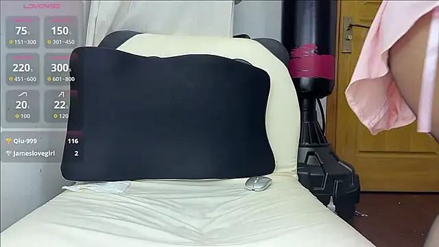 Snapshot of Stella-999 chatting on 18, 10, 2025 Stella-999 online show from 18, 10, 2025