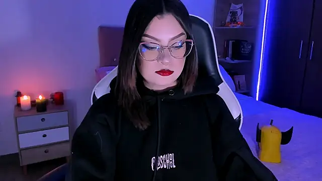 OphelianaRose33 online show from 14, 11, 2025