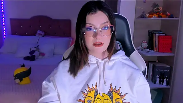 Snapshot of OphelianaRose33 chatting on 12, 2, 2026 OphelianaRose33 online show from 12, 2, 2026