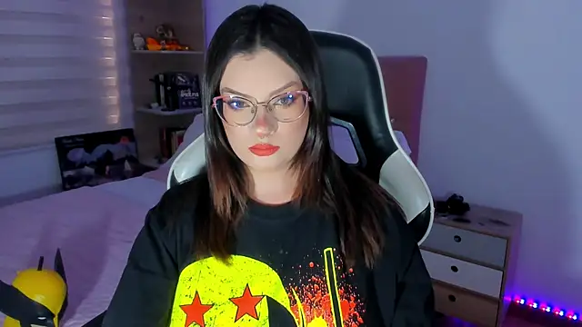 OphelianaRose33 online show from 5, 6, 2026