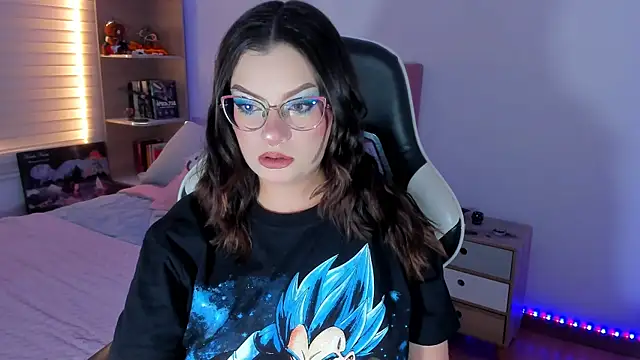 OphelianaRose33 online show from 11, 6, 2026