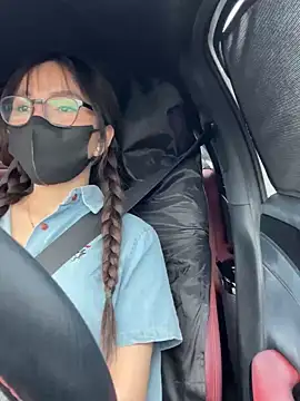 Linh 2004 online show from 29, 9, 2025