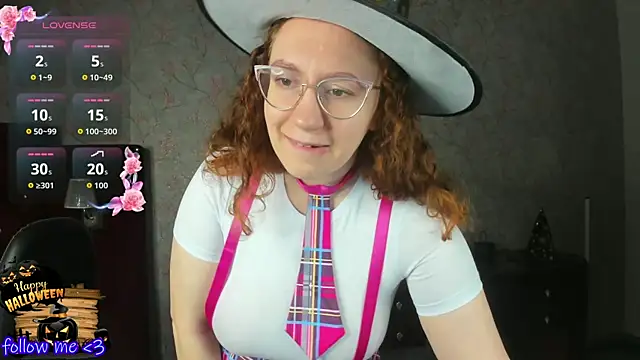 Snapshot of ellie_coy_ chatting on 27, 10, 2025 ellie coy online show from 27, 10, 2025