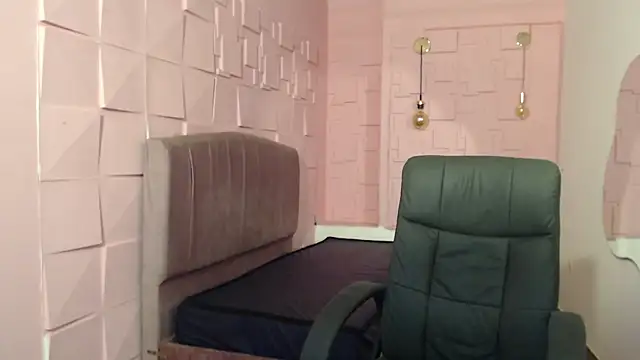Snapshot of katalina07_1 chatting on 29, 9, 2025 katalina07 1 online show from 29, 9, 2025