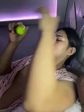 Snapshot of AlianaBlair chatting on 12, 11, 2025 AlianaBlair online show from 12, 11, 2025