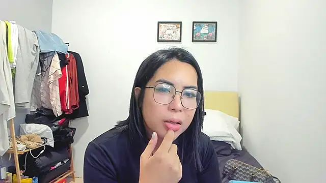 Rainy Ren online show from 21, 10, 2025