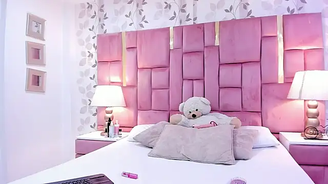 GabyMoreau online show from 26, 3, 2026