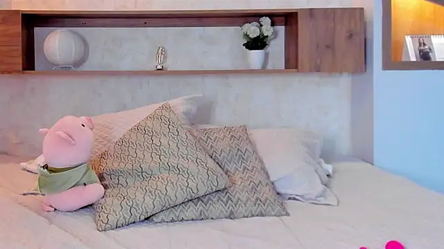 Snapshot of Emilly_Beaumont chatting on 23, 5, 2026 Emilly Beaumont online show from 23, 5, 2026